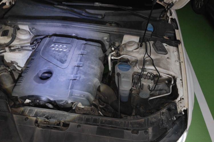 Used Audi A4L 2013 35 TFSI Automatic Standard Model Engine Bay Left