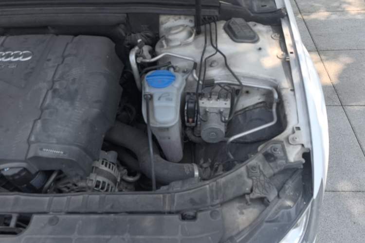 Used Audi A4L 2013 35 TFSI Automatic Standard Model Engine Bay Left