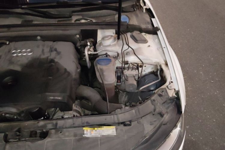 Used Audi A4L 2013 35 TFSI Automatic Standard Model Engine Bay Left