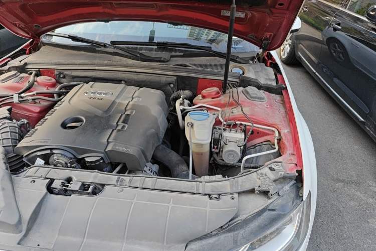 Used Audi A4L 2013 35 TFSI Automatic Standard Model Engine Bay Left