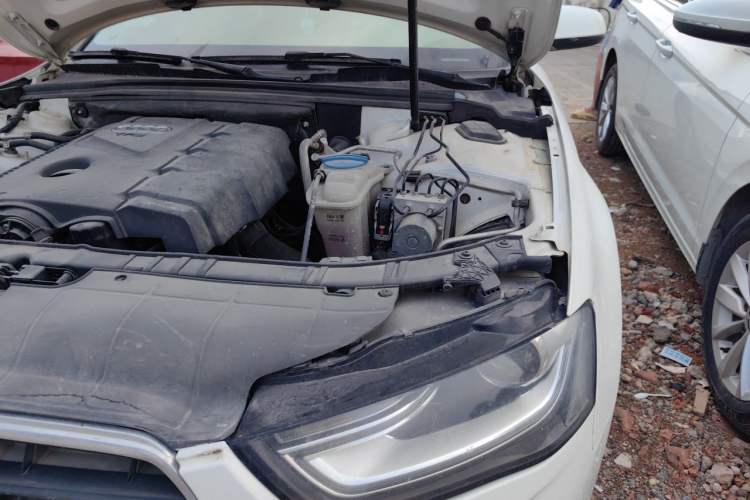 Used Audi A4L 2013 35 TFSI Automatic Comfort Model Engine Bay Left
