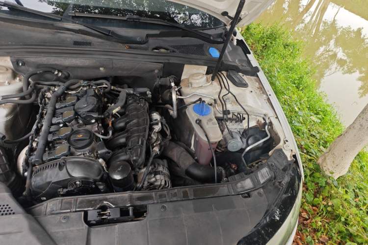 Used Audi A4L 2013 35 TFSI Automatic Standard Model Engine Bay Left