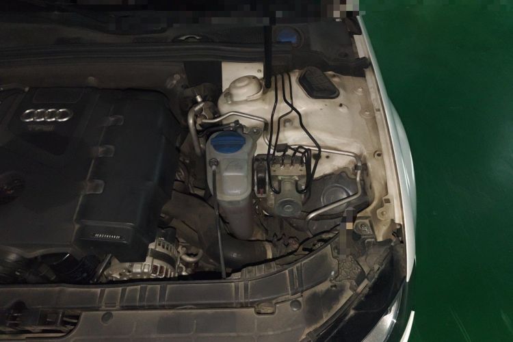 Used Audi A4L 2013 35 TFSI Automatic Comfort Model Engine Bay Left
