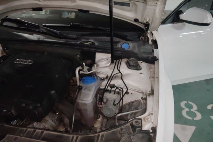 Used Audi A4L 2013 35 TFSI Automatic Standard Model Engine Bay Left