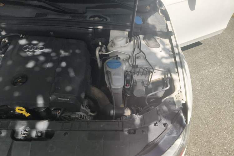 Used Audi A4L 2013 35 TFSI Automatic Standard Model Engine Bay Left