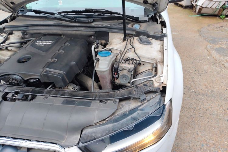 Used Audi A4L 2013 30 TFSI Automatic Comfort Model Engine Bay Left