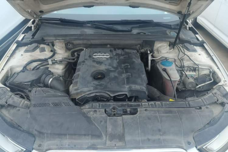 Used Audi A4L 2013 35 TFSI Automatic Standard Model Engine Bay
