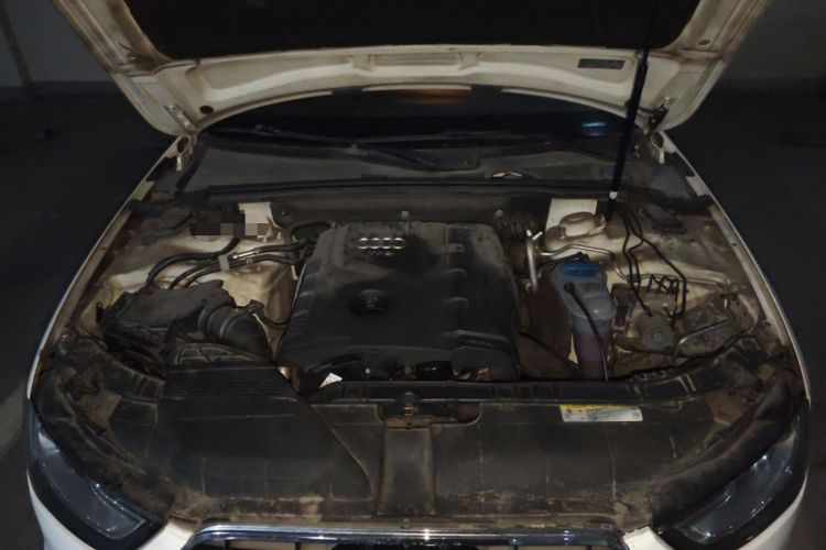 Used Audi A4L 2013 35 TFSI Automatic Standard Model Engine Bay