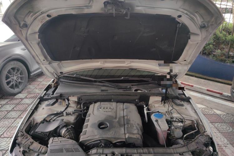 Used Audi A4L 2013 35 TFSI Automatic Comfort Model Engine Bay