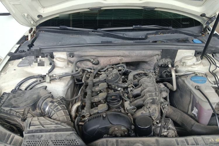 Used Audi A4L 2013 35 TFSI Automatic Standard Model Engine Bay