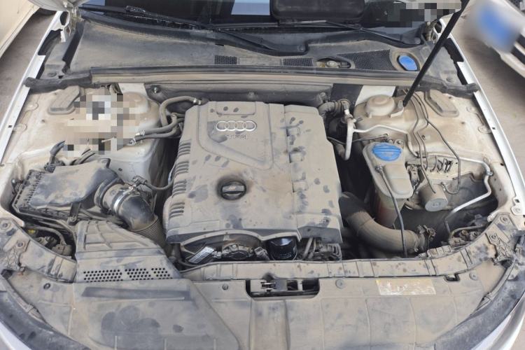 Used Audi A4L 2013 35 TFSI Automatic Standard Model Engine Bay