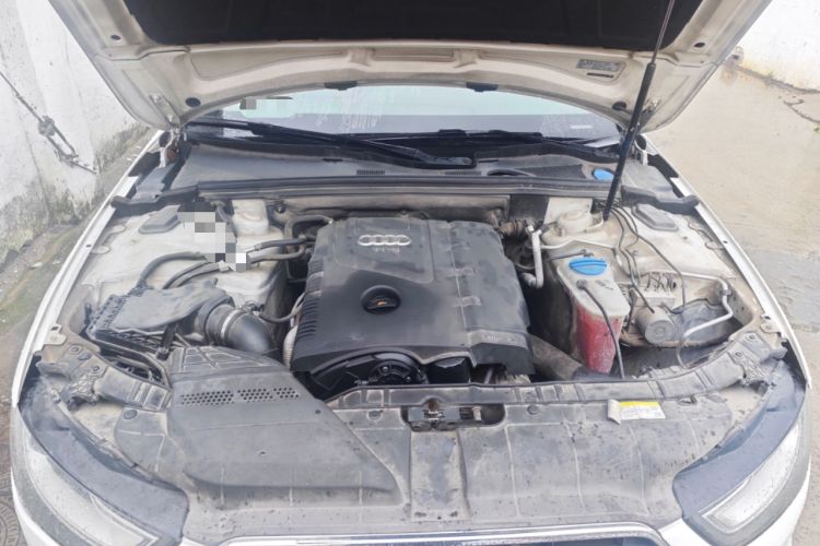 Used Audi A4L 2013 35 TFSI Automatic Standard Model Engine Bay