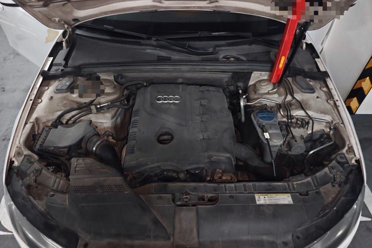 Used Audi A4L 2013 35 TFSI Automatic Standard Model Engine Bay