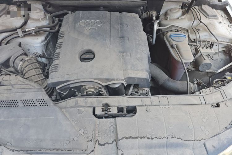 Used Audi A4L 2013 35 TFSI Automatic Standard Model Engine Bay