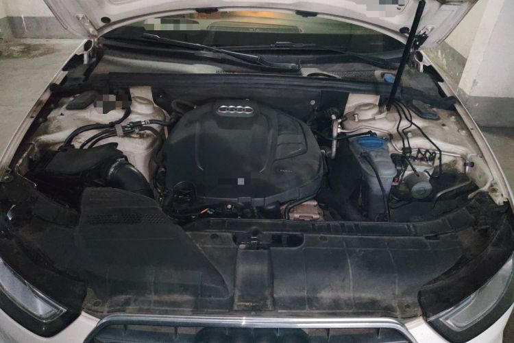 Used Audi A4L 2013 35 TFSI Automatic Technology Edition Engine Bay