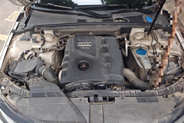 Used Audi A4L 2013 35 TFSI Automatic Standard Model Engine Bay