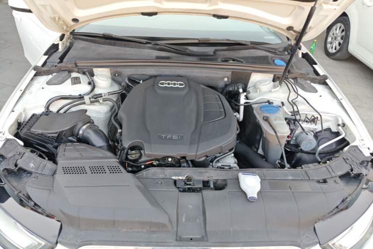 Used Audi A4L 2013 35 TFSI Automatic Standard Model Engine Bay