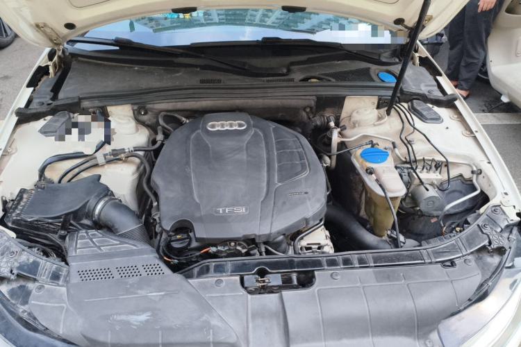 Used Audi A4L 2013 35 TFSI Automatic Standard Model Engine Bay