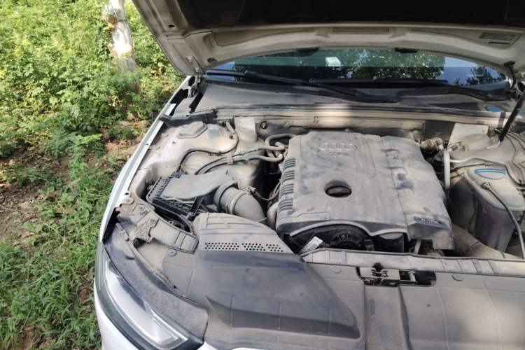 Used Audi A4L 2013 35 TFSI Automatic Comfort Model Engine Bay Right