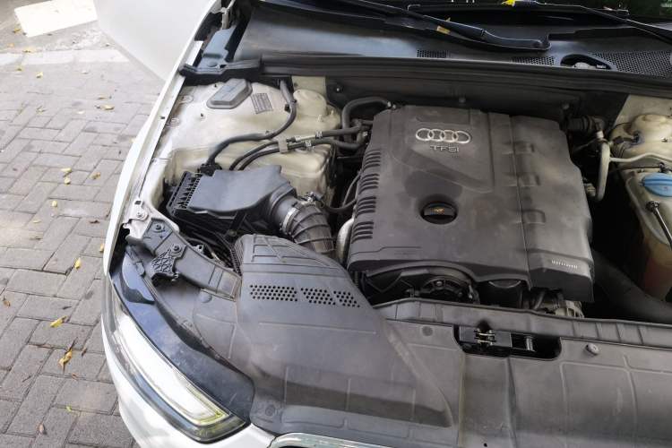 Used Audi A4L 2013 35 TFSI Automatic Standard Model Engine Bay Right