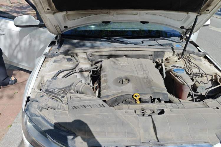 Used Audi A4L 2013 35 TFSI Automatic Comfort Model Engine Bay Right