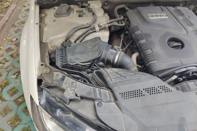 Used Audi A4L 2013 35 TFSI Automatic Comfort Model Engine Bay Right