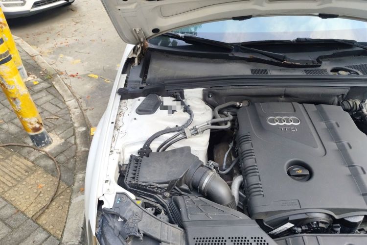 Used Audi A4L 2013 35 TFSI Automatic Comfort Model Engine Bay Right