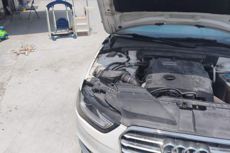 Used Audi A4L 2013 35 TFSI Automatic Comfort Model Engine Bay Right
