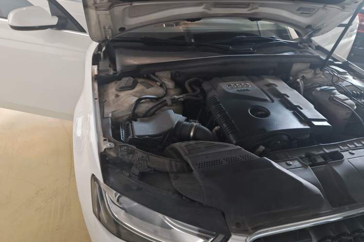 Used Audi A4L 2013 35 TFSI Automatic Comfort Model Engine Bay Right