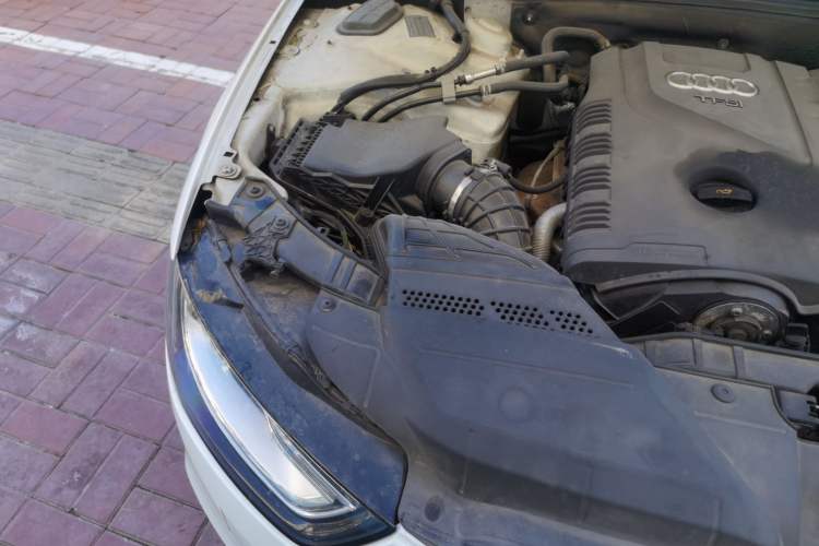 Used Audi A4L 2013 35 TFSI Automatic Comfort Model Engine Bay Right