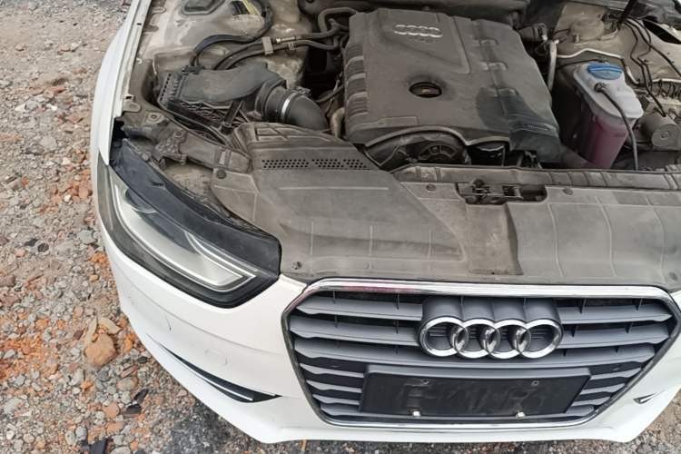 Used Audi A4L 2013 35 TFSI Automatic Standard Model Engine Bay Right
