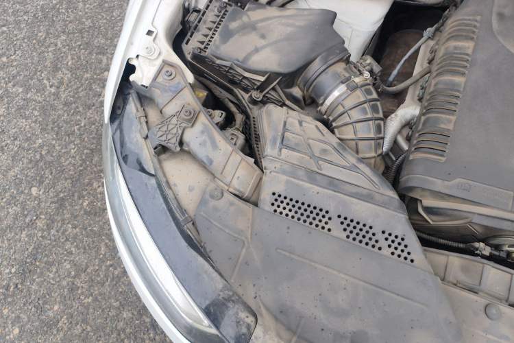 Used Audi A4L 2013 35 TFSI Automatic Comfort Model Engine Bay Right