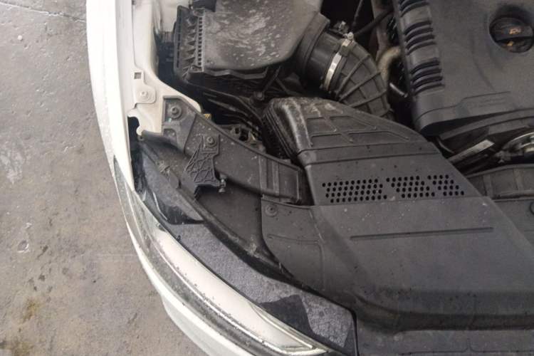 Used Audi A4L 2013 35 TFSI Automatic Comfort Model Engine Bay Right