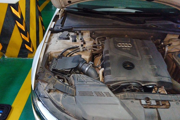 Used Audi A4L 2013 35 TFSI Automatic Standard Model Engine Bay Right