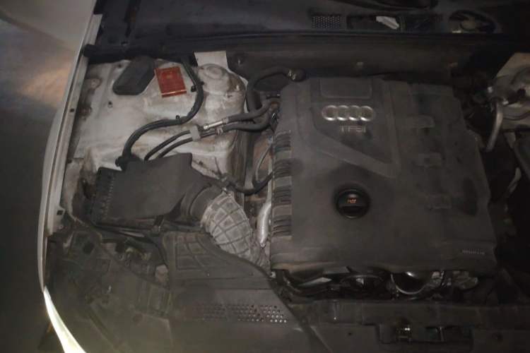Used Audi A4L 2013 35 TFSI Automatic Comfort Model Engine Bay Right