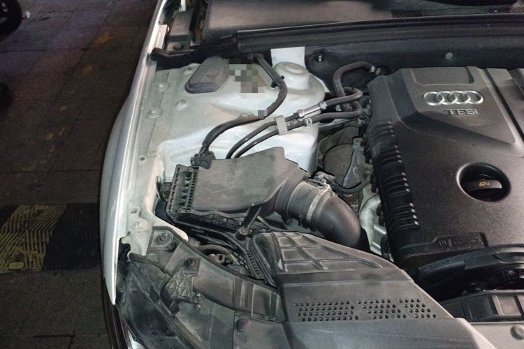 Used Audi A4L 2013 35 TFSI Automatic Standard Model Engine Bay Right