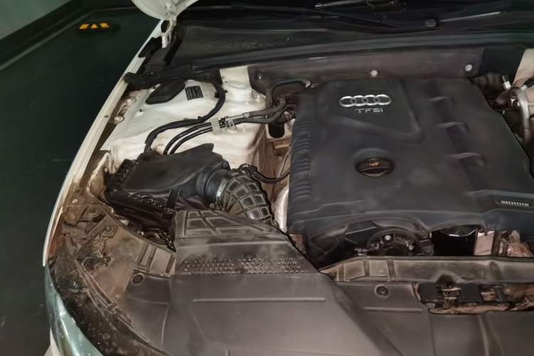Used Audi A4L 2013 35 TFSI Automatic Comfort Model Engine Bay Right