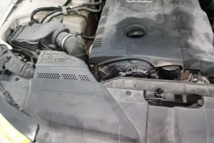Used Audi A4L 2013 35 TFSI Automatic Comfort Model Engine Bay Right