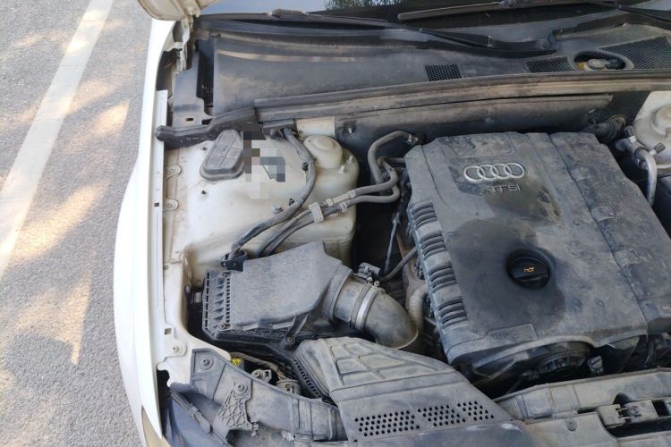 Used Audi A4L 2013 35 TFSI Automatic Technology Edition Engine Bay Right