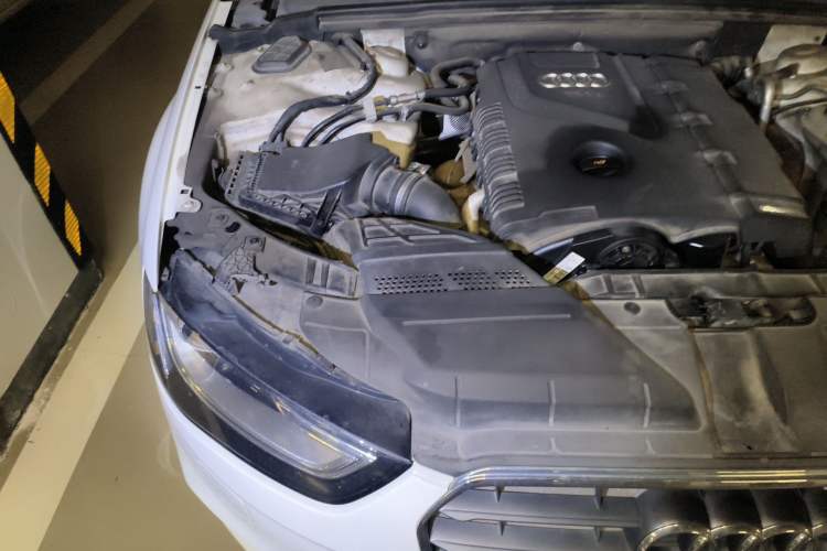 Used Audi A4L 2013 35 TFSI Automatic Comfort Model Engine Bay Right