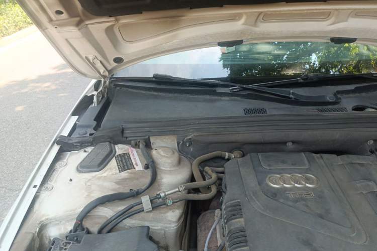 Used Audi A4L 2013 35 TFSI Automatic Standard Model Engine Bay Right