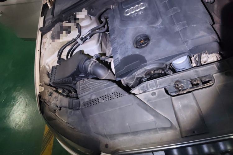 Used Audi A4L 2013 35 TFSI Automatic Standard Model Engine Bay Right
