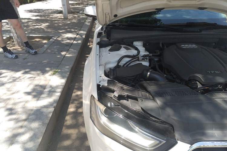 Used Audi A4L 2013 35 TFSI Automatic Standard Model Engine Bay Right