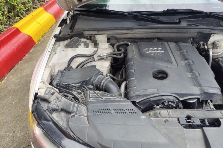 Used Audi A4L 2013 35 TFSI Automatic Comfort Model Engine Bay Right