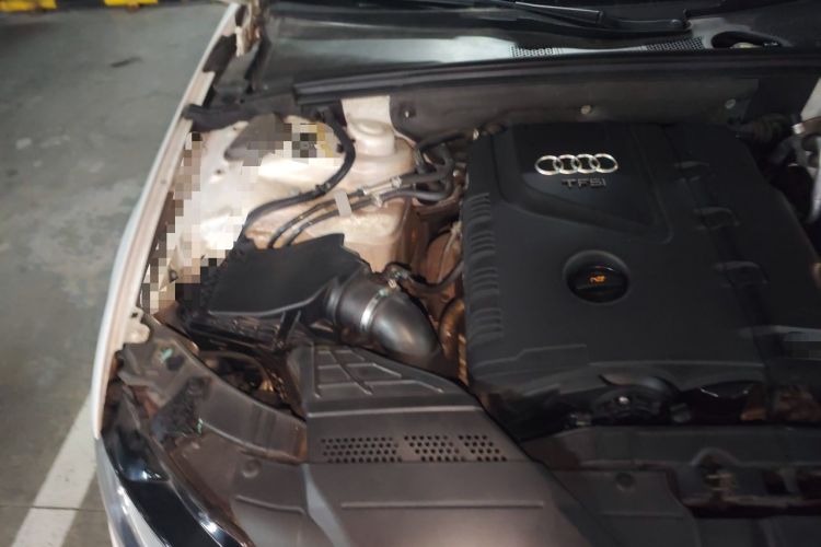 Used Audi A4L 2013 35 TFSI Automatic Comfort Model Engine Bay Right