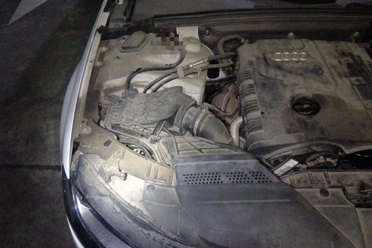 Used Audi A4L 2013 35 TFSI Automatic Comfort Model Engine Bay Right