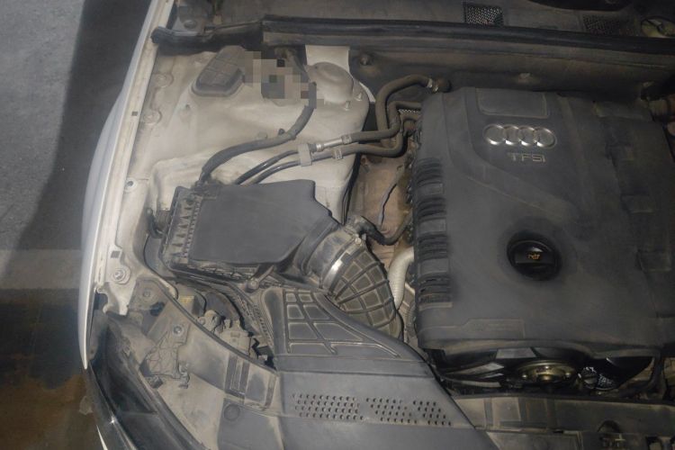 Used Audi A4L 2013 35 TFSI Automatic Comfort Model Engine Bay Right