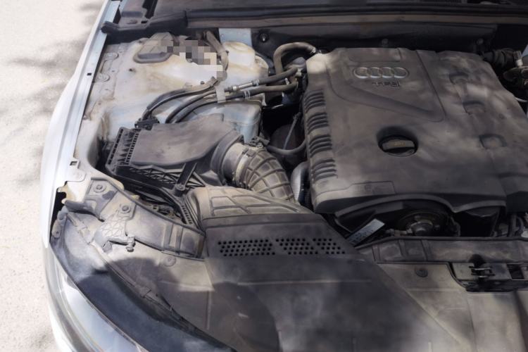 Used Audi A4L 2013 35 TFSI Automatic Comfort Model Engine Bay Right