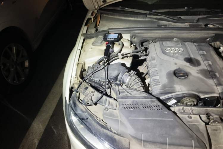 Used Audi A4L 2013 35 TFSI Automatic Standard Model Engine Bay Right