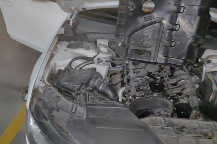 Used Audi A4L 2013 35 TFSI Automatic Standard Model Engine Bay Right